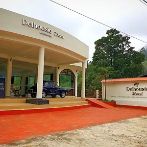 Delhousie Hotel Nallathanniya