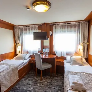 Onriver - Grand Jules Hotel Budapest